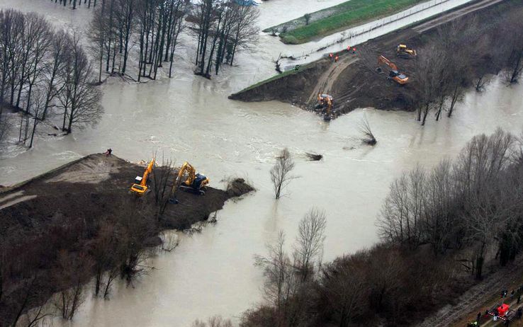 Risultati immagini per inondazione fiume secchia 2014